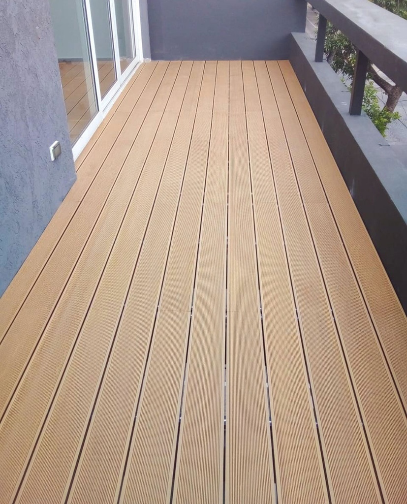 Deck WPC Linea Mile con Alfajias, Clips y Tornillos