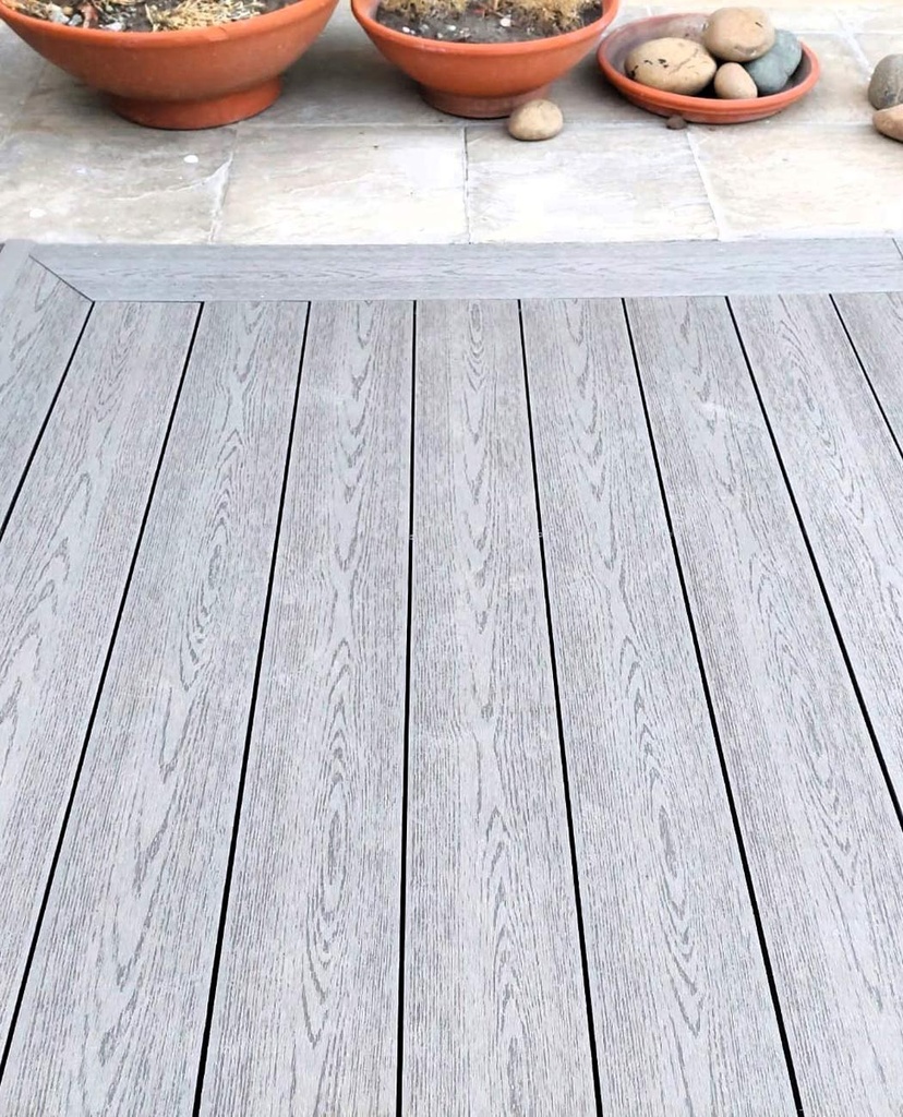 Deck WPC Linea Mile con Alfajias, Clips y Tornillos