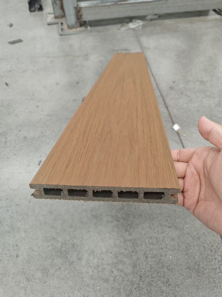 Deck WPC Co-Extruded 2da. Generacion Linea Mile con Alfajias, Clips y Tornillos
