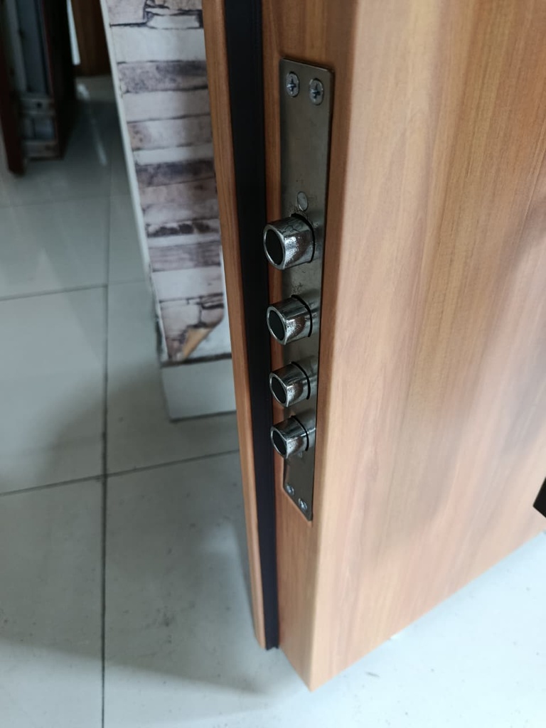 Puertas Terranova 70 mm - Simil Madera con barral Negro