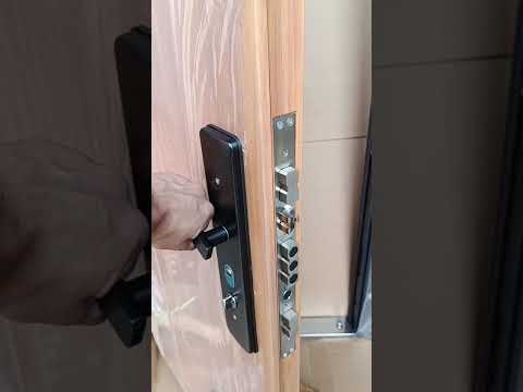 Puertas Terranova 70 mm - Simil Madera con barral Negro