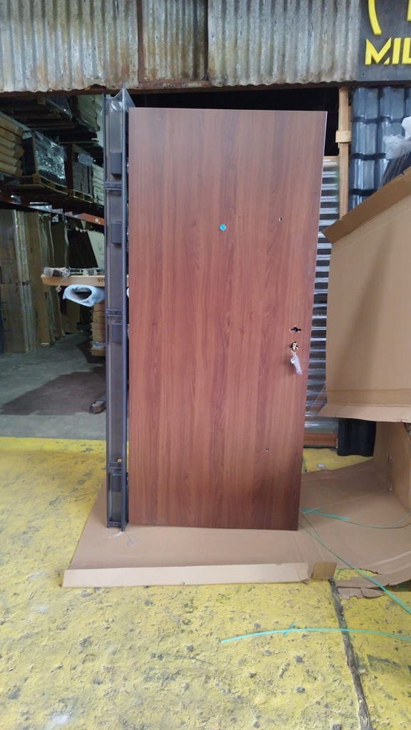 Puertas Terranova 70 mm - Simil Madera Roble Oscuro con barral Negro