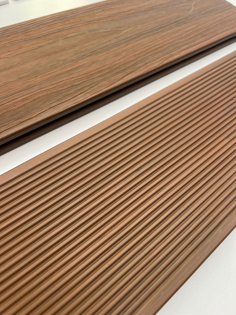 Deck WPC Co-Extruded 2da. Generación Línea Mile con Alfajias, Clips y Tornillos