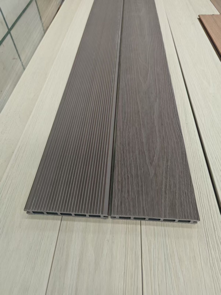 Deck WPC Co-Extruded 2da. Generación Línea Mile con Alfajias, Clips y Tornillos