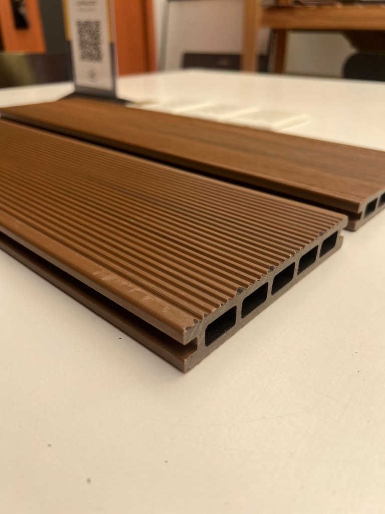 Deck WPC Co-Extruded Línea Mile con Alfajias, Clips y Tornillos M2: 87.900$