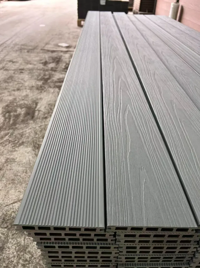 Deck WPC Co-Extruded Línea Mile con Alfajias, Clips y Tornillos M2: 87.900$